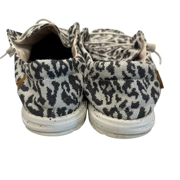 Women’s Hey Dude Wendy Woven Cheetah Gray Slip On Shoes Size 9 - Picture 3 of 6